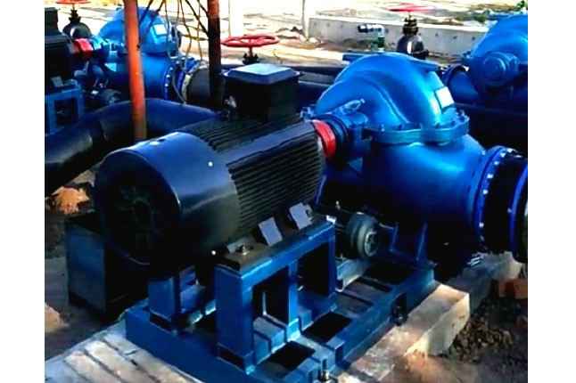 重庆博宇水果蔬菜批发有限公司3台500mm口径双吸泵沈阳康平卧龙湖正在安装